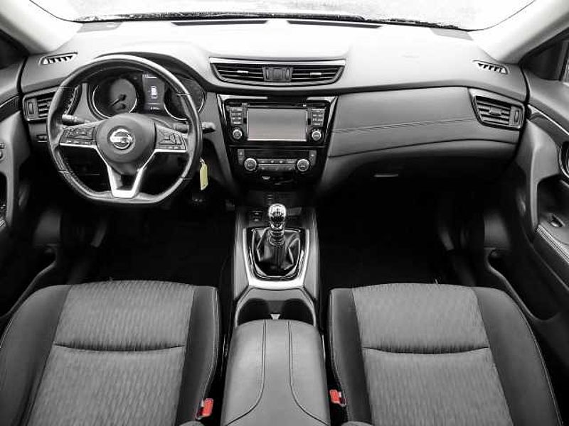 Nissan X-Trail Acenta 1.6 dCi Panorama Navi Mehrzonenklima 2-Zonen-Klimaautom Klimaautom DAB