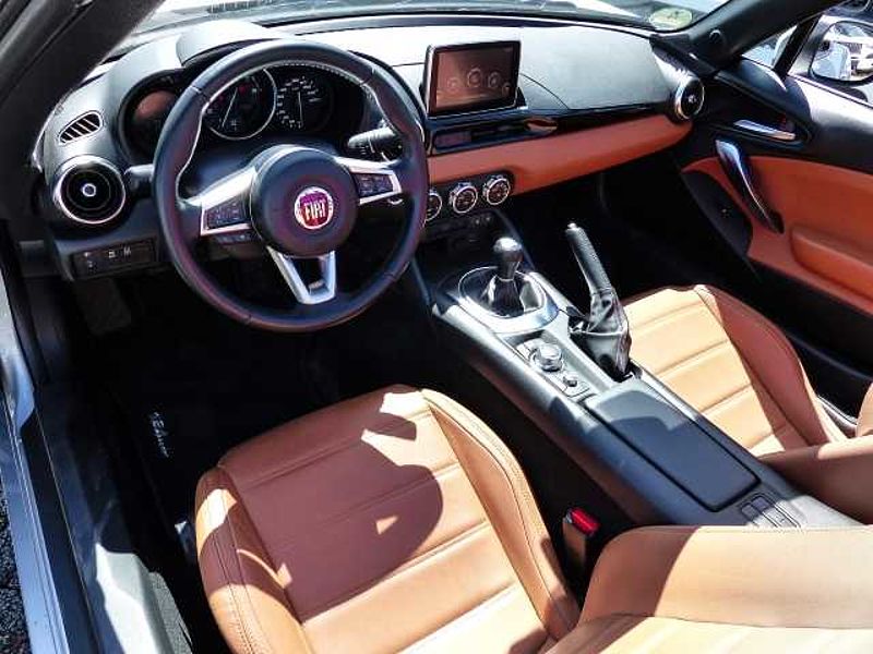 Fiat 124 Spider Lusso 1.4 MultiAir Turbo Leder Parksensoren Klimaautom Musikstreaming DAB SHZ