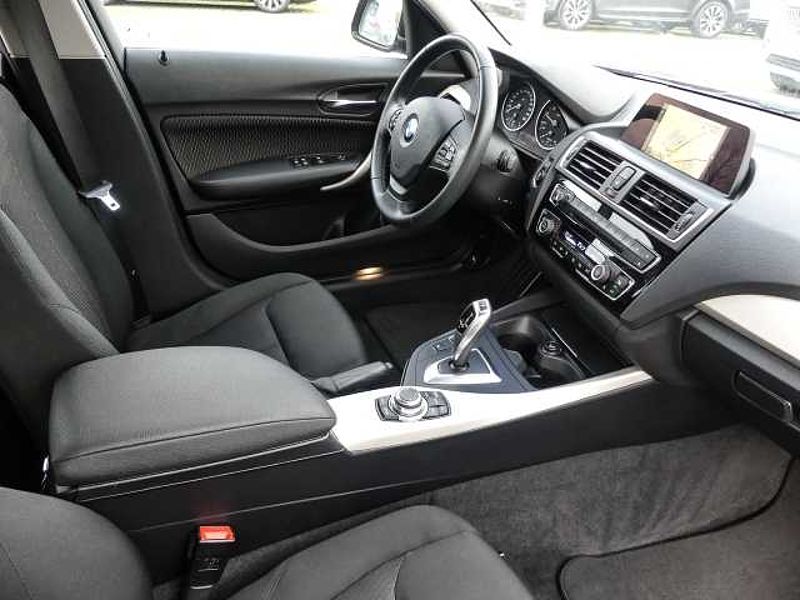 BMW 120 i Advantage Navi Klima PDC Sitzheizung Licht-Paket